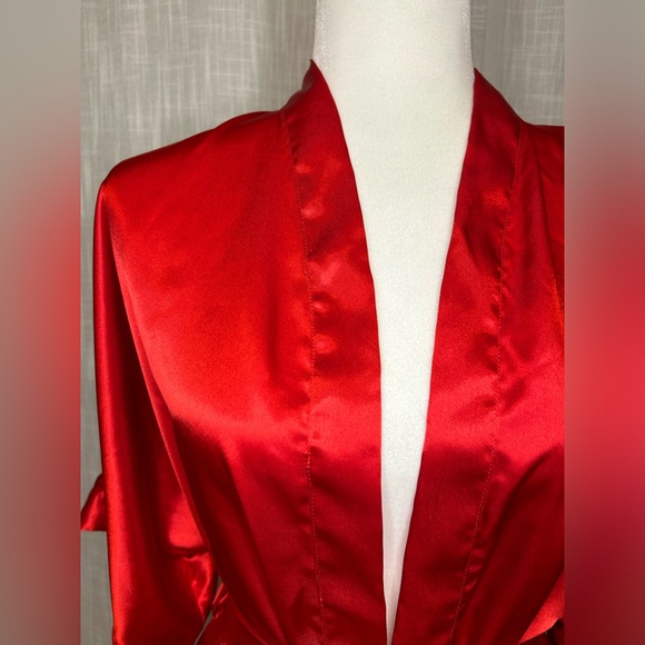 FREDERICK'S OF HOLLYWOOD RED SATIN SILK ROBE - Picture 9 of 12